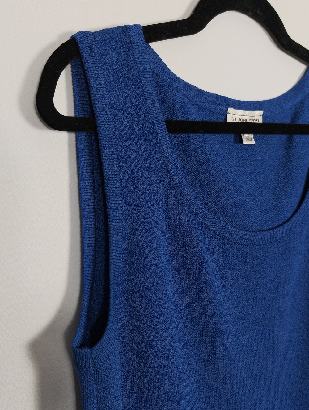 ST. JOHN Sport Vintage Santana Knit Scoop Neck Cobalt Blue Shell Tank Top Size L - Picture 10 of 16